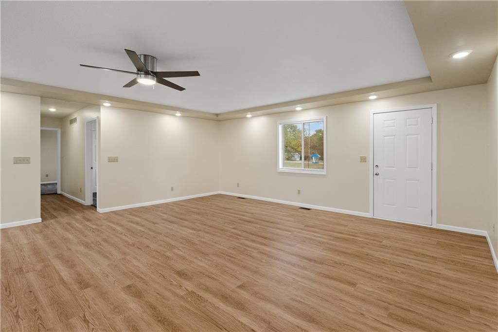 730 E Cambridge Road — photo 12