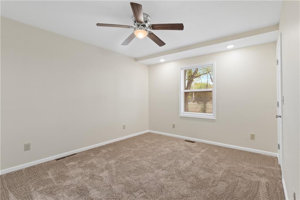 730 E Cambridge Road — photo 25