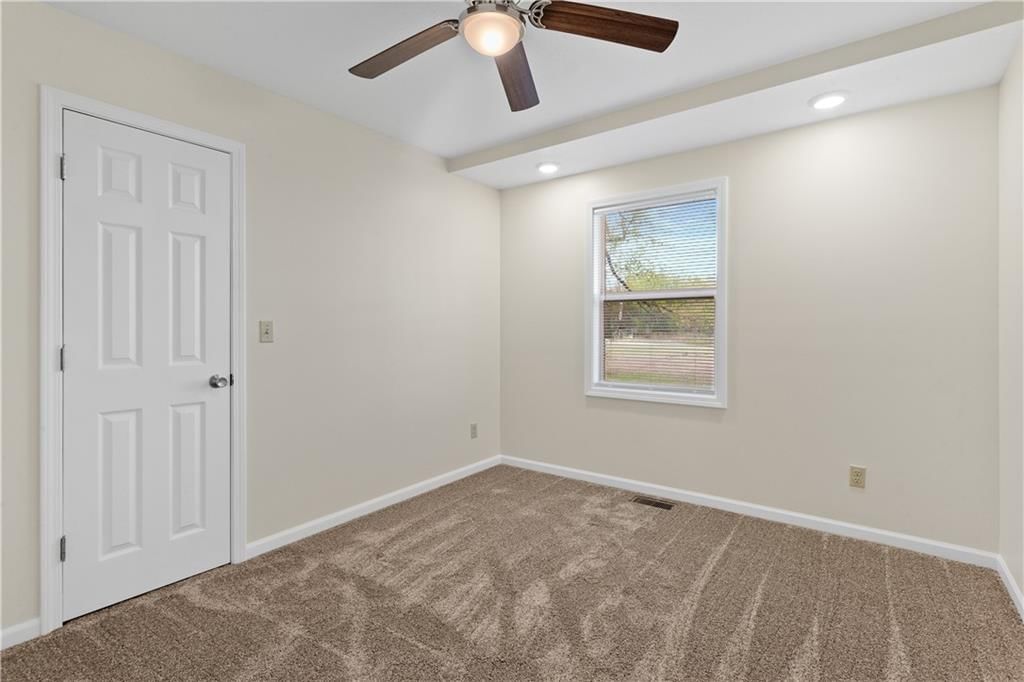 730 E Cambridge Road — photo 26