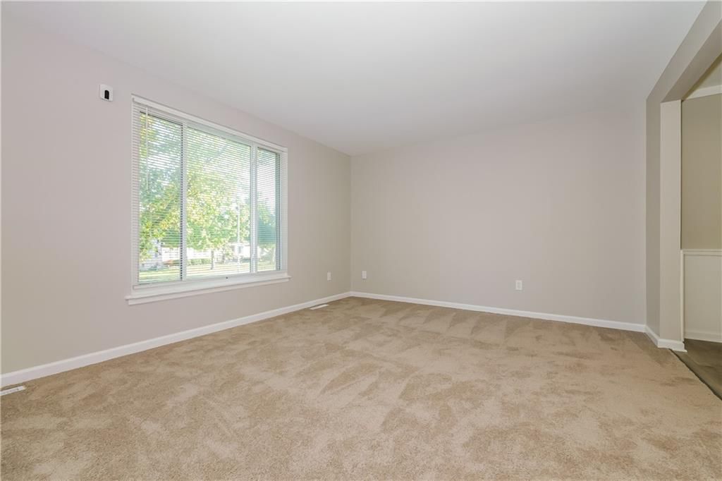 Photo 5 of 15 - 8925 E 89th Street