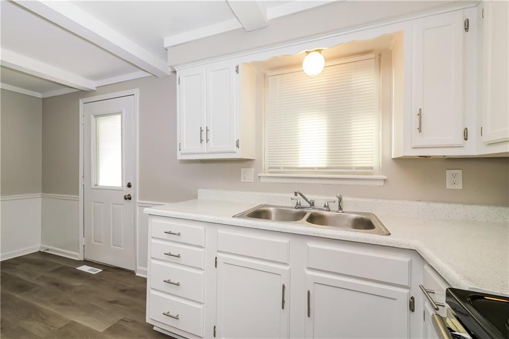 Photo 8 of 15 - 8925 E 89th Street