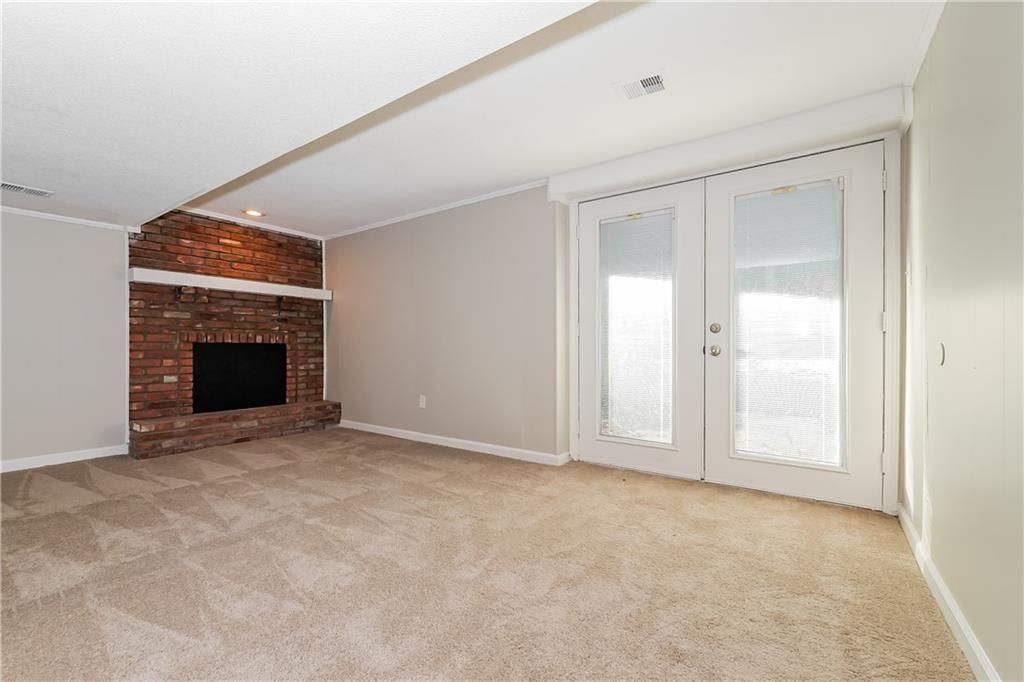 Photo 9 of 15 - 8925 E 89th Street