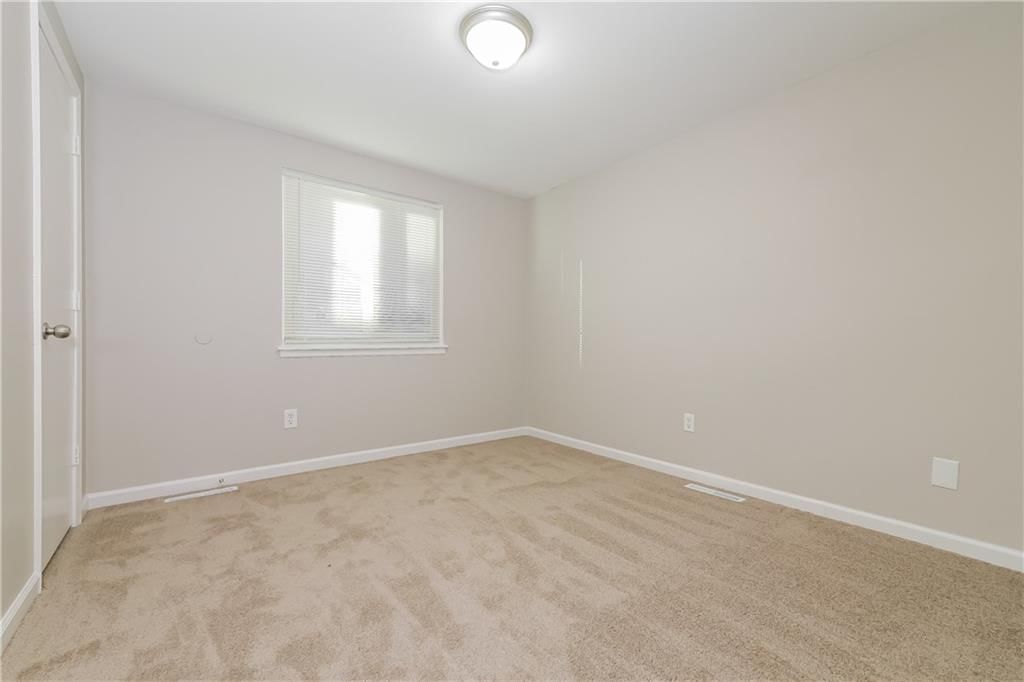 Photo 13 of 15 - 8925 E 89th Street