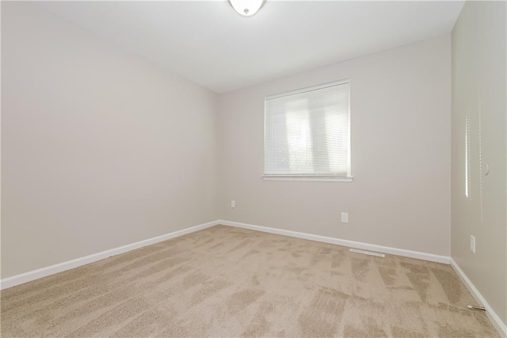 Photo 14 of 15 - 8925 E 89th Street