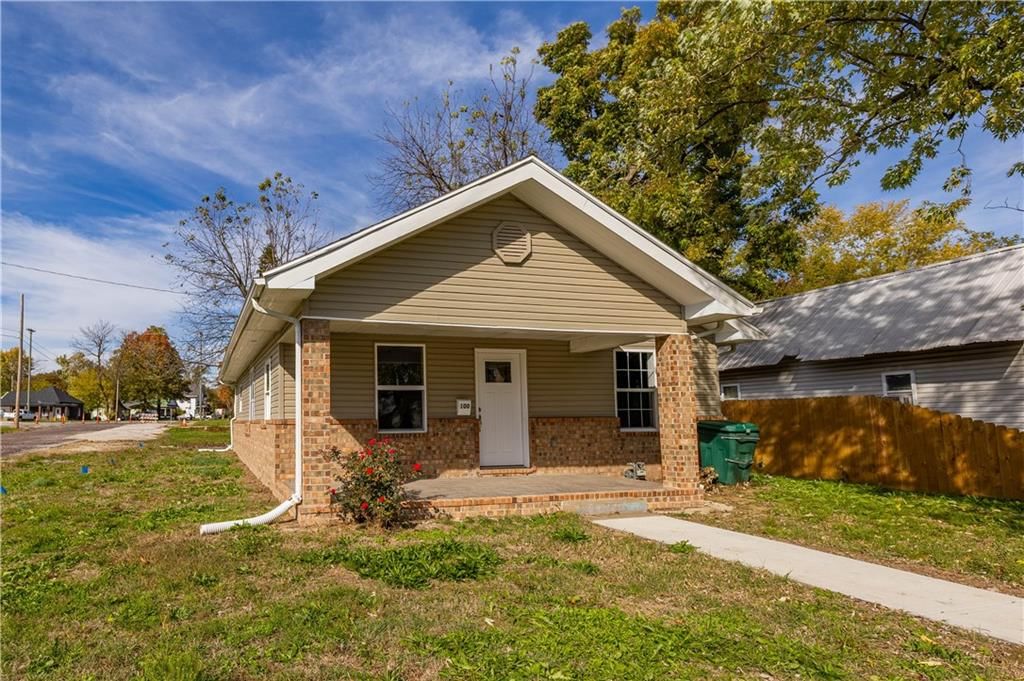 100 E Bond Street, Monett, MO