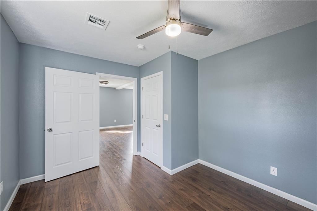 100 E Bond Street — photo 12