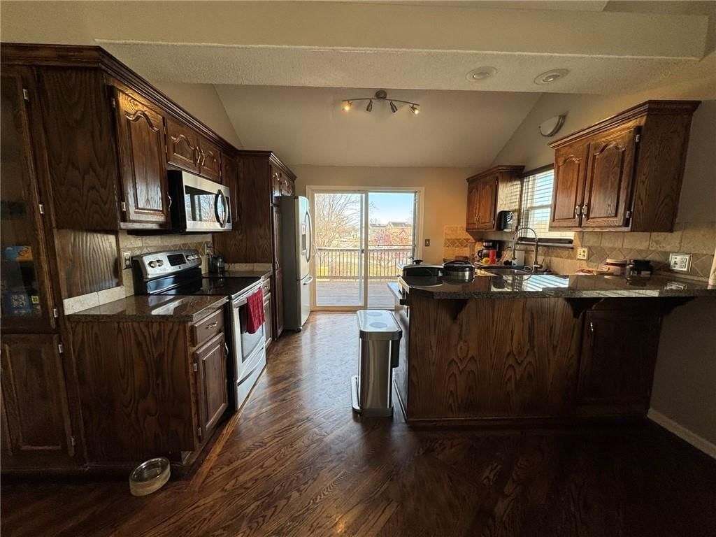 1010 Wiltshire Boulevard — photo 5