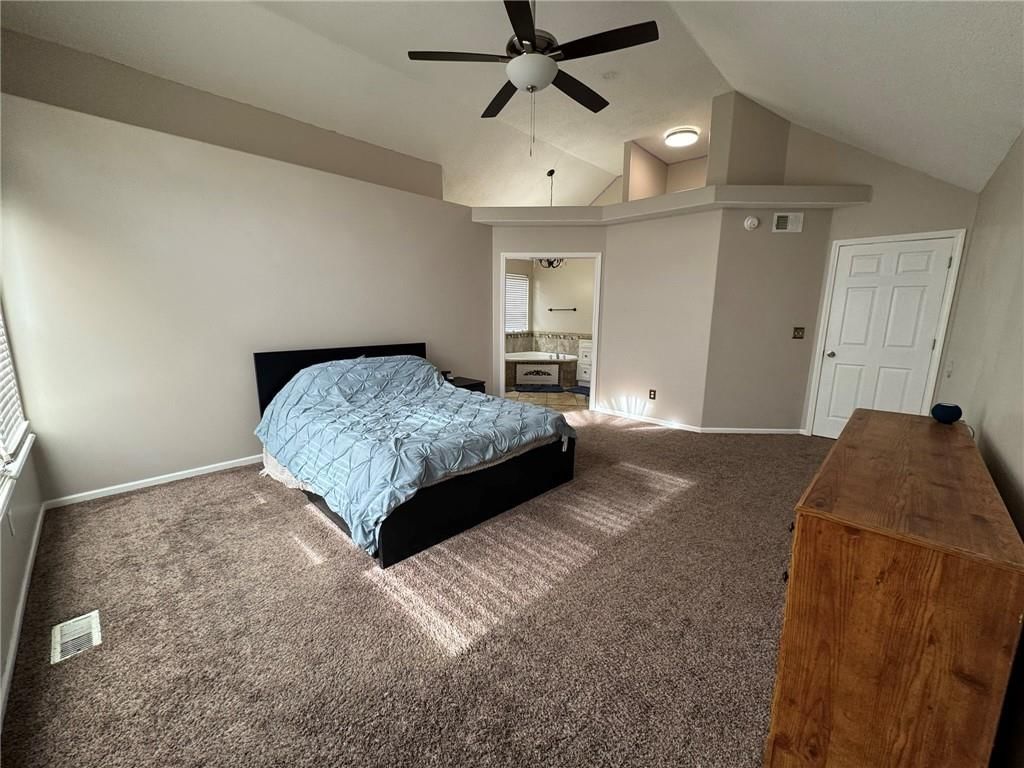 1010 Wiltshire Boulevard — photo 22