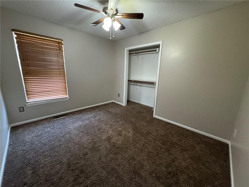 1010 Wiltshire Boulevard — photo 32