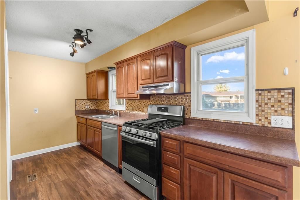 426 NW 81st Street — photo 3