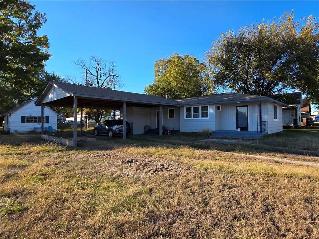 109 N McGee Street, Caney, KS