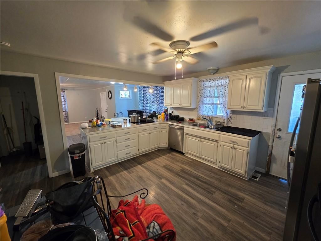 109 N McGee Street — photo 4