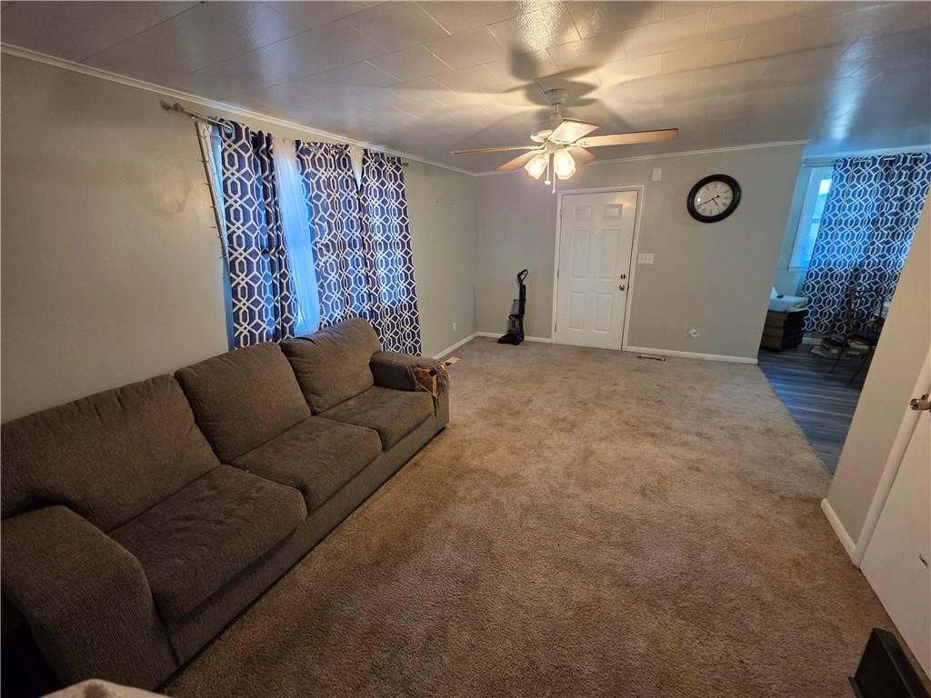109 N McGee Street — photo 6