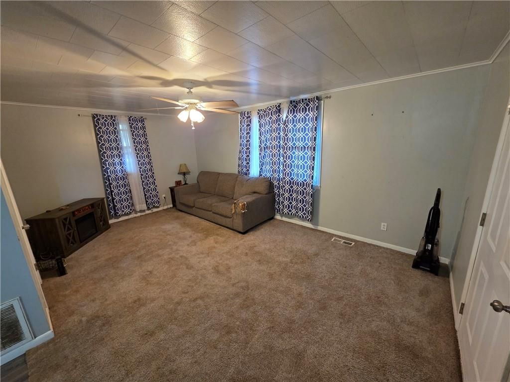 109 N McGee Street — photo 8