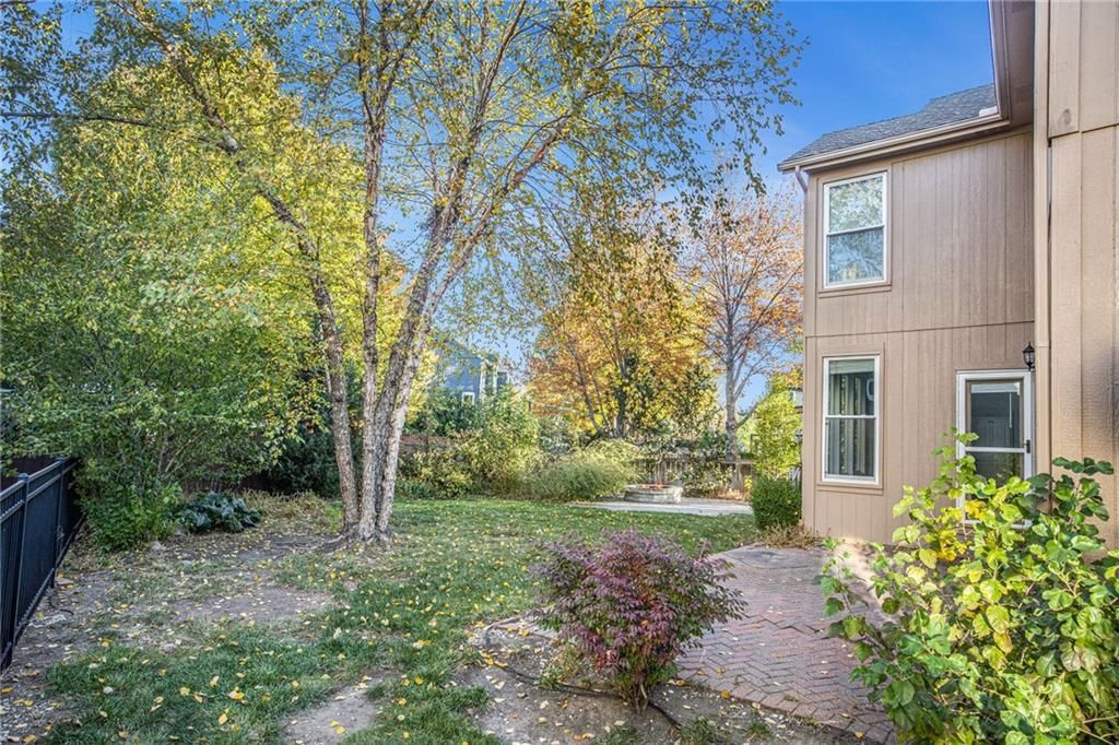 11308 W 143rd Terrace — photo 31