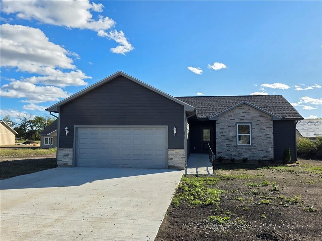 601 Pearl Avenue — photo 1