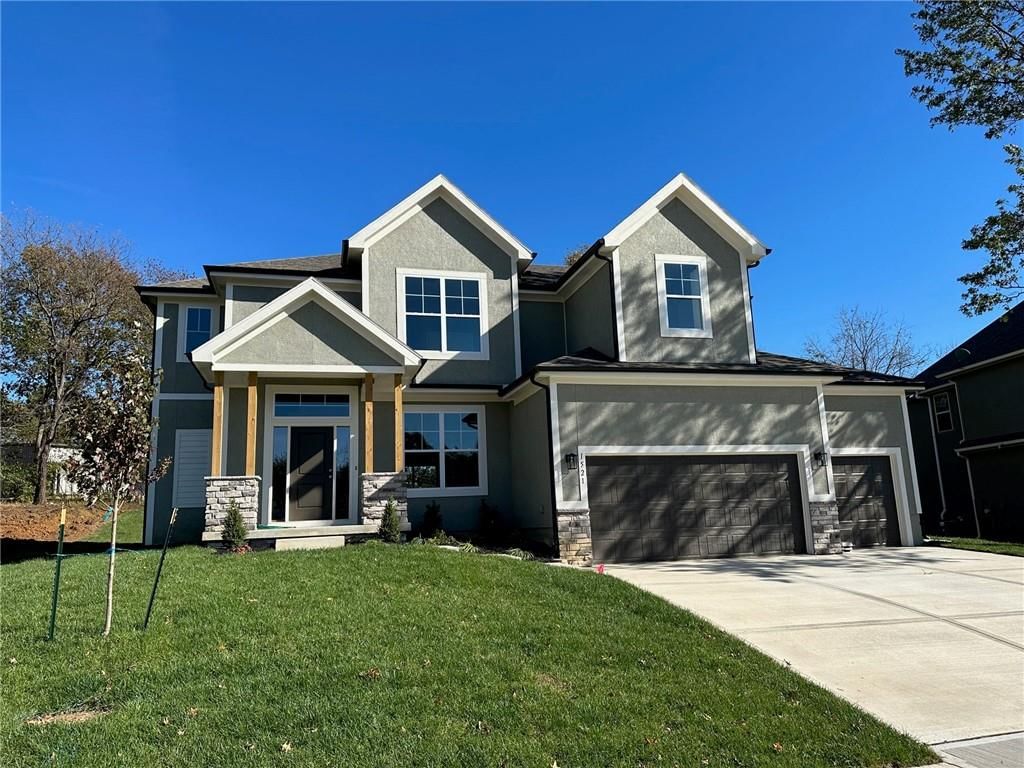 1521 SW Hedgewood Lane, Lee's Summit, MO