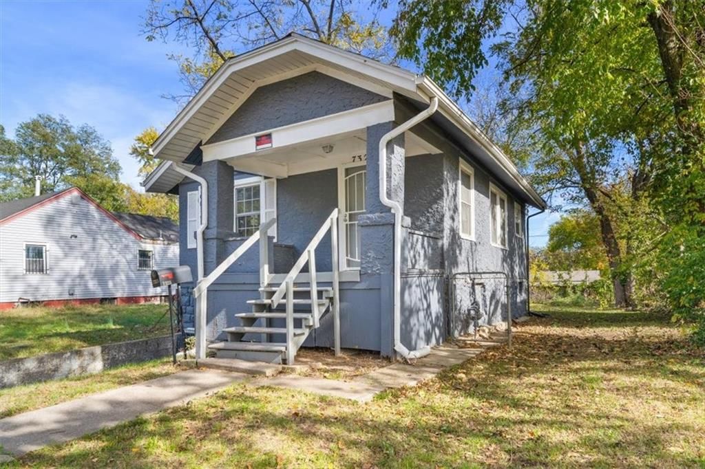 7325 Walrond Avenue — photo 3