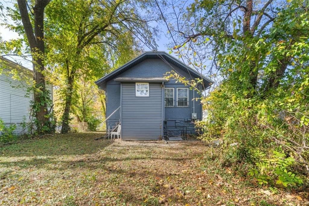 7325 Walrond Avenue — photo 15