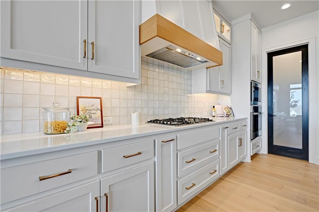 22117 W 94th Terrace — photo 8