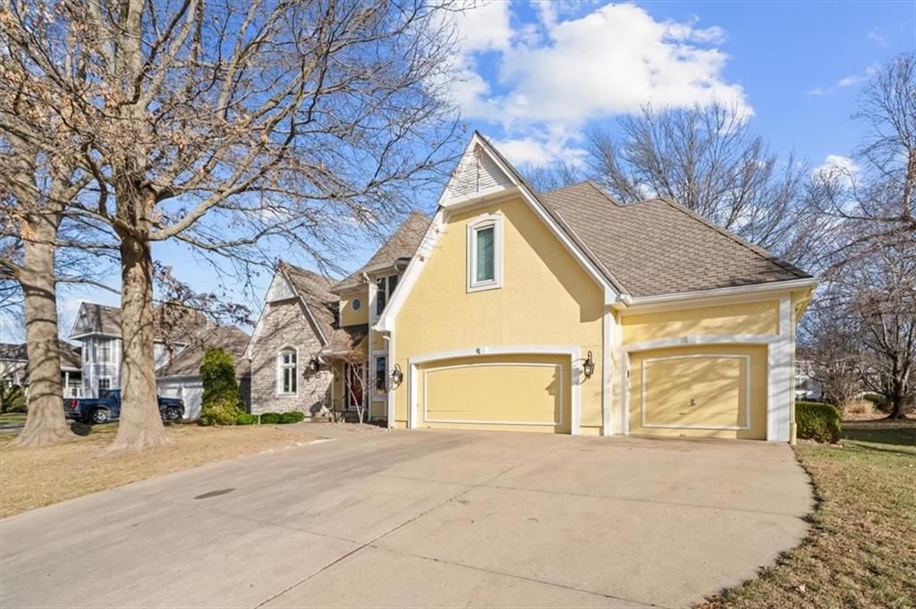 723 NW High Point Drive — photo 3