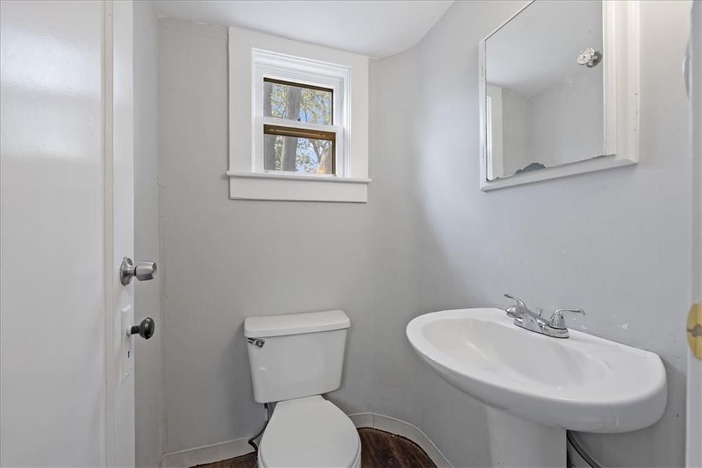 807 Highgrove Road — photo 16