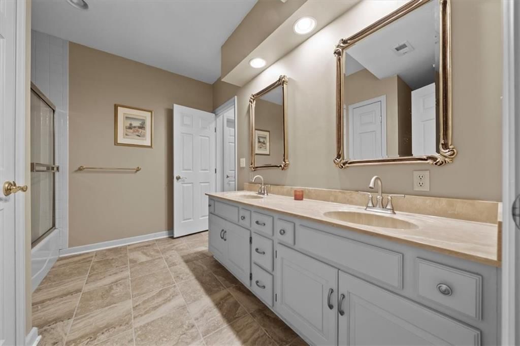 16750 S Village Drive — photo 40