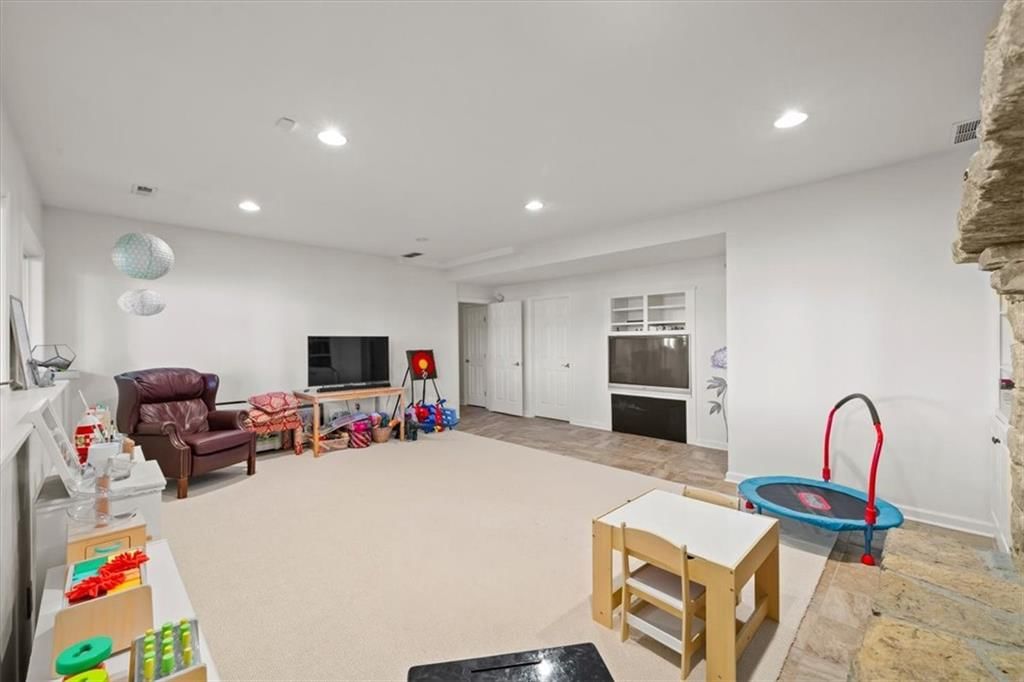 16750 S Village Drive — photo 44
