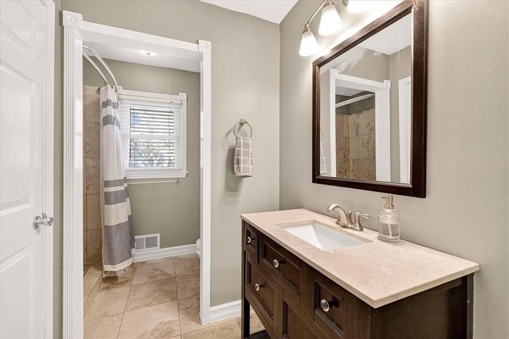 1408 E Oxford Place — photo 23