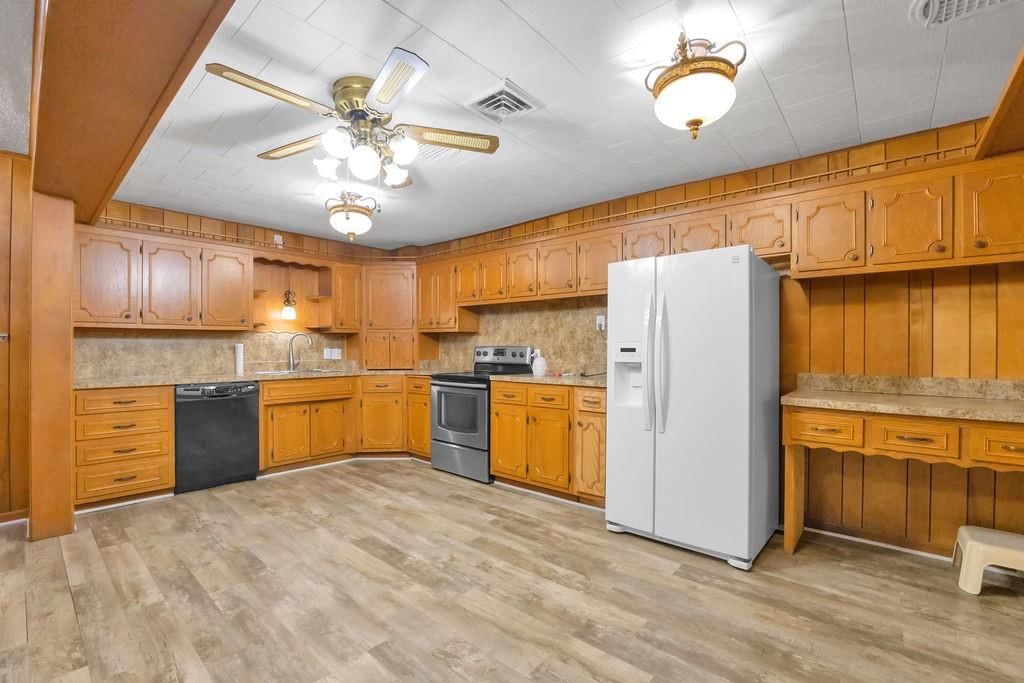 Photo 20 of 55 - 732 N 24th Street