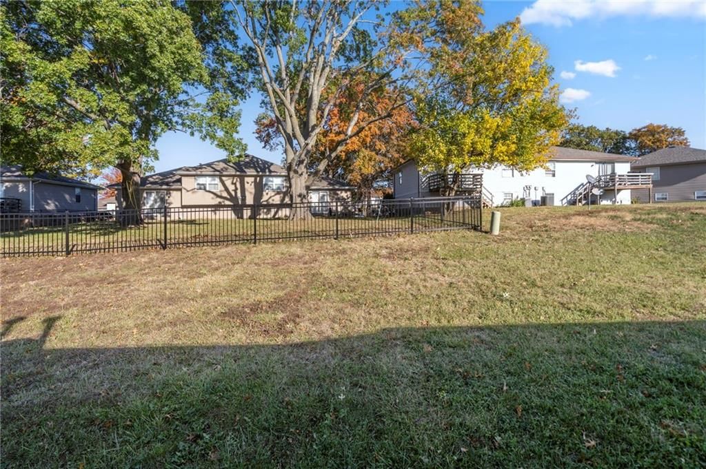 Photo 7 of 12 - 17304/17306 E 48th Terrace Court