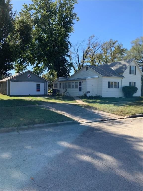 306 W Butler Street — photo 3