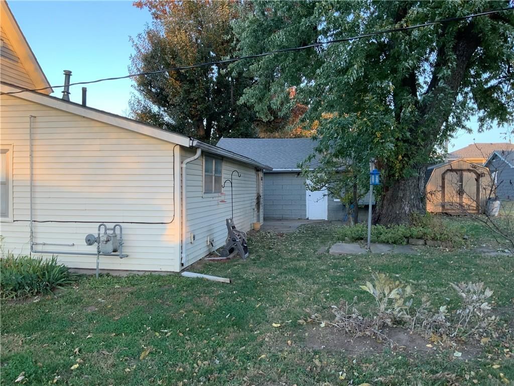 306 W Butler Street — photo 7
