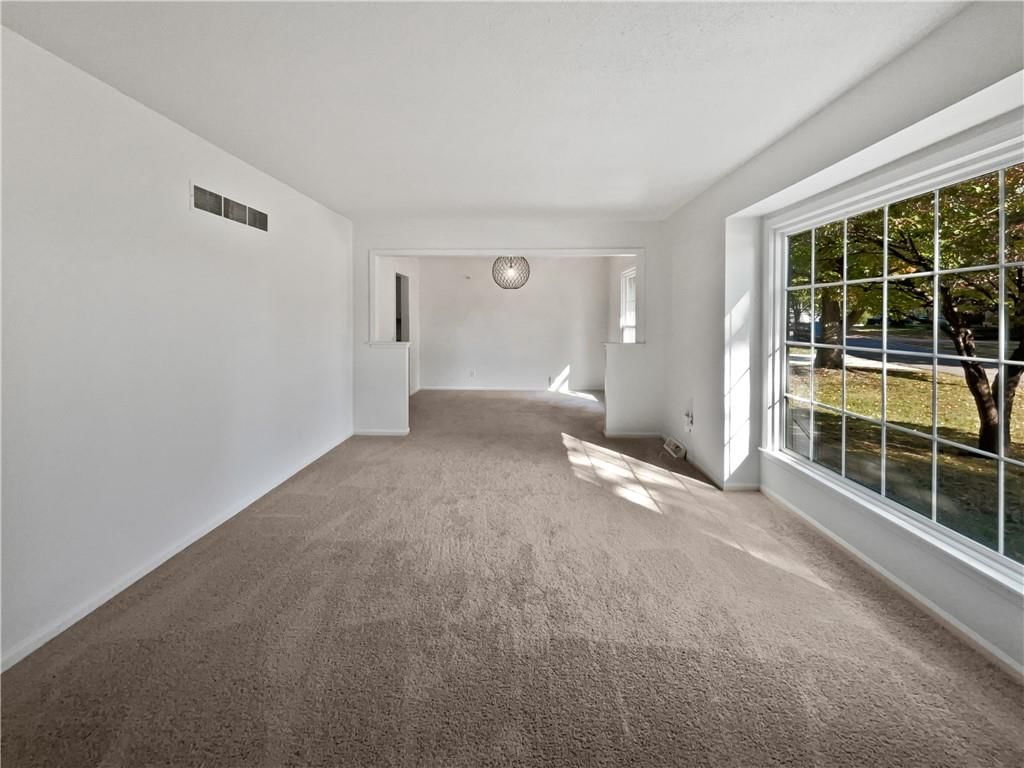9432 Carter Drive — photo 2