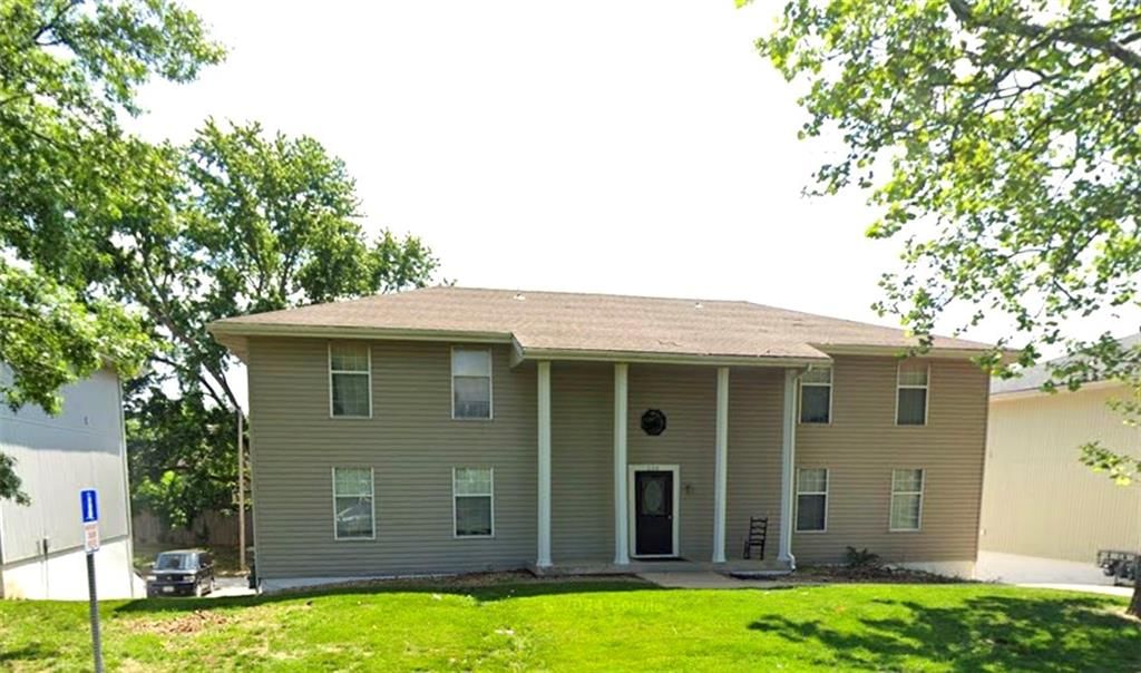 209 NW Barr Road, Grain Valley, MO