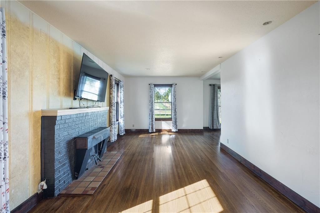 2815 W W 7th Street Street — photo 2