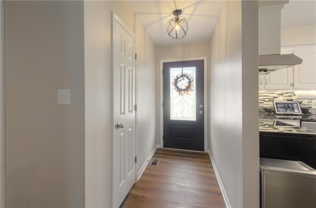 Photo 3 of 35 - 1401 NE 113th Street