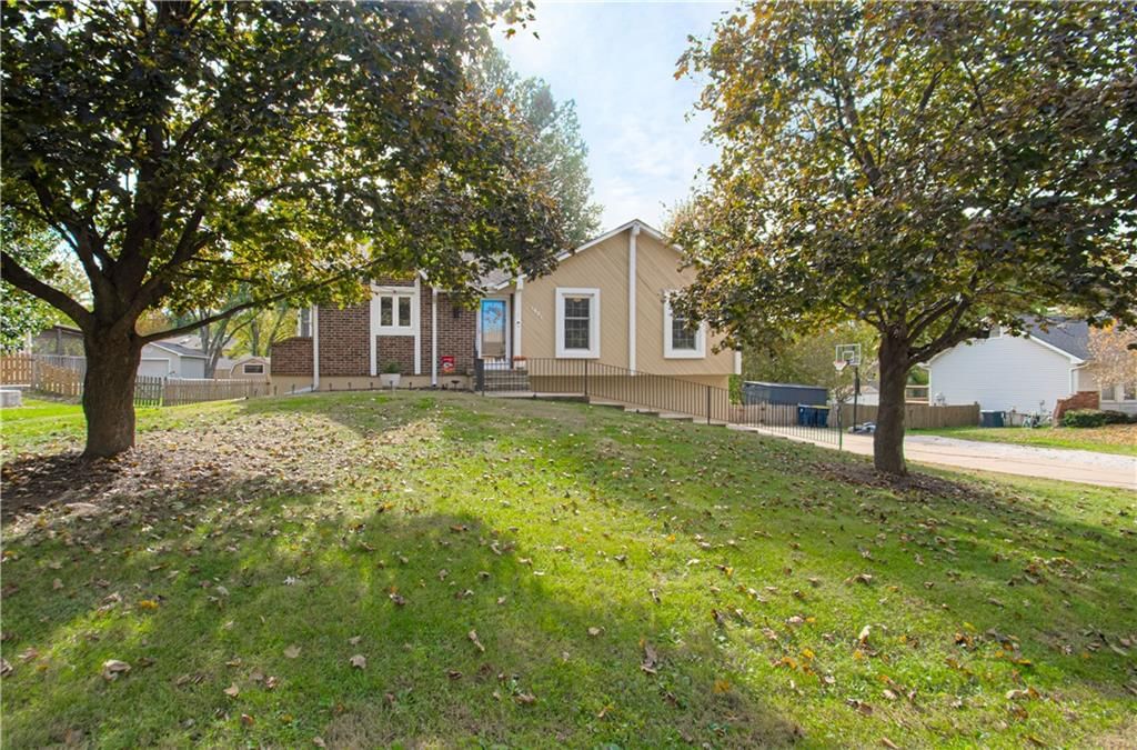 Photo 33 of 35 - 1401 NE 113th Street