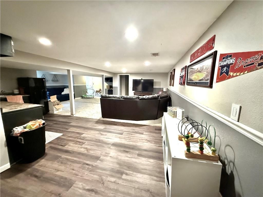 955 S WALNUT Street — photo 16