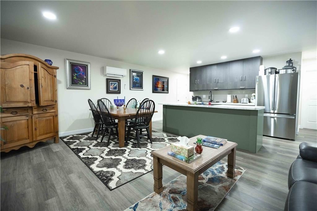 727 W Hickory Street — photo 10