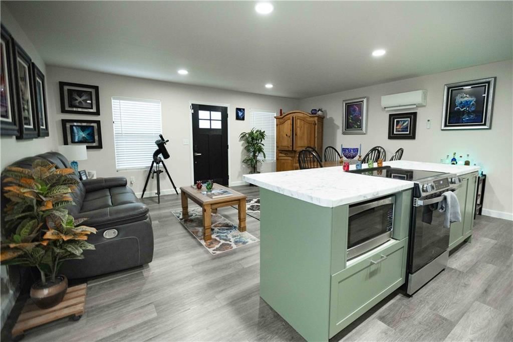 727 W Hickory Street — photo 11