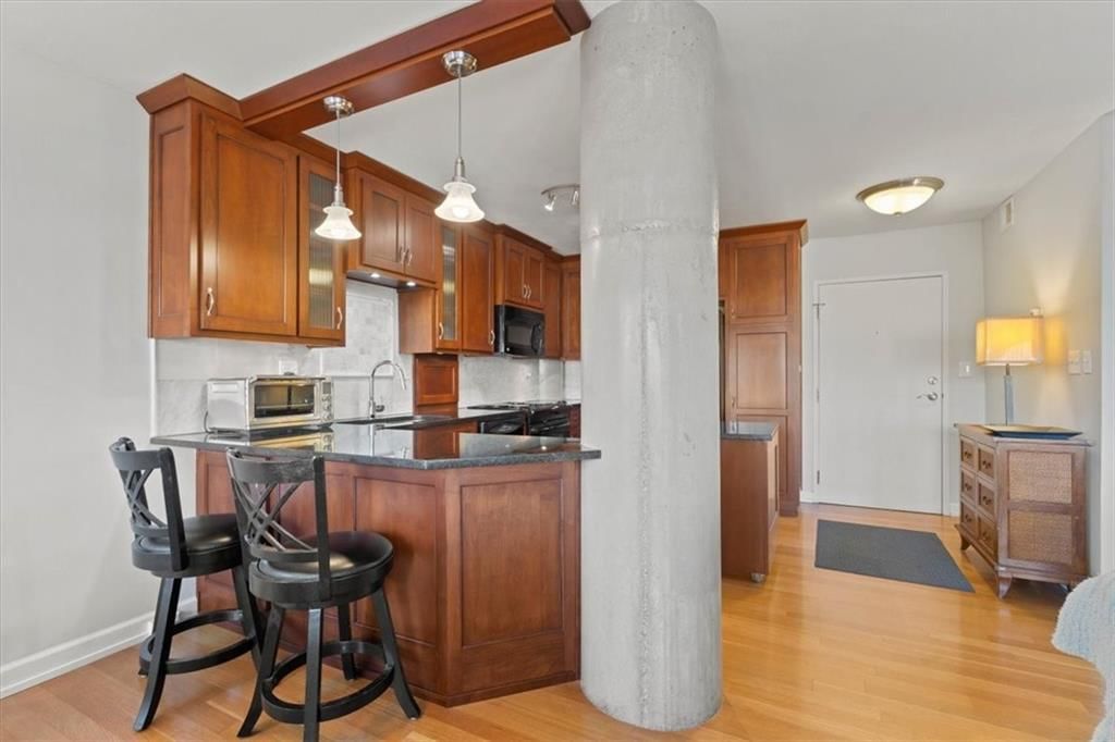803 W 48th Street — photo 5