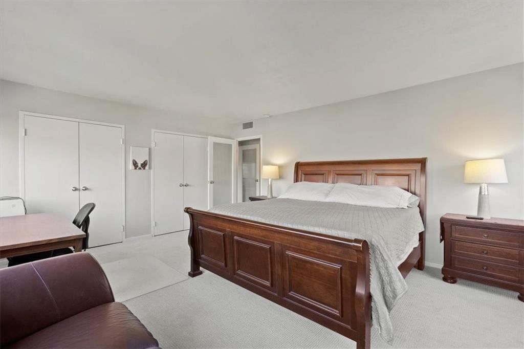 803 W 48th Street — photo 10