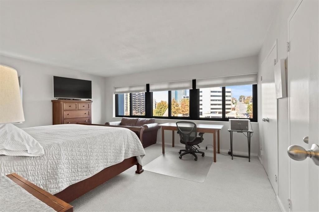 803 W 48th Street — photo 11