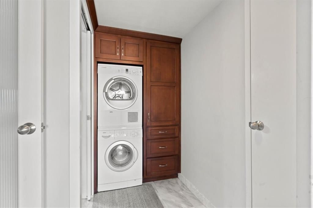 803 W 48th Street — photo 13