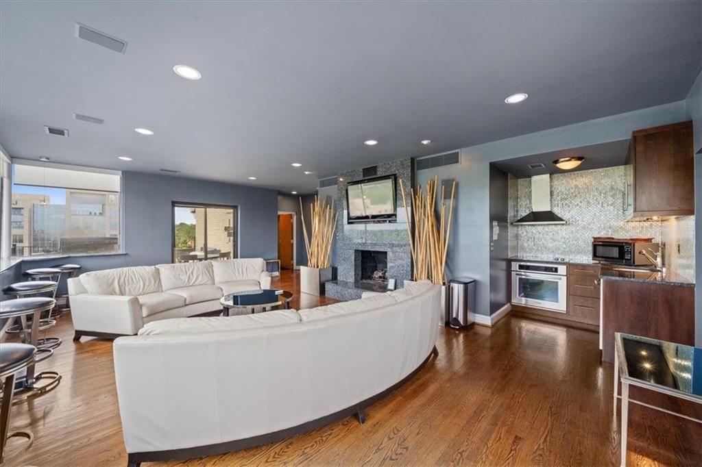 803 W 48th Street — photo 20