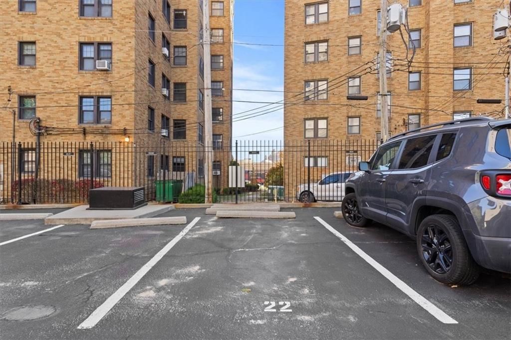 803 W 48th Street — photo 24