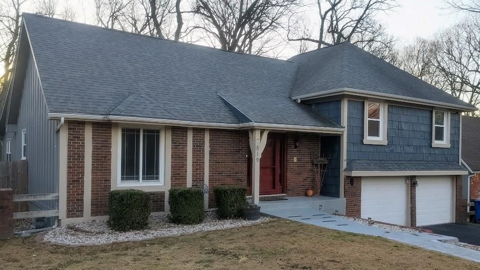 519 Lancelot Drive, Liberty, MO