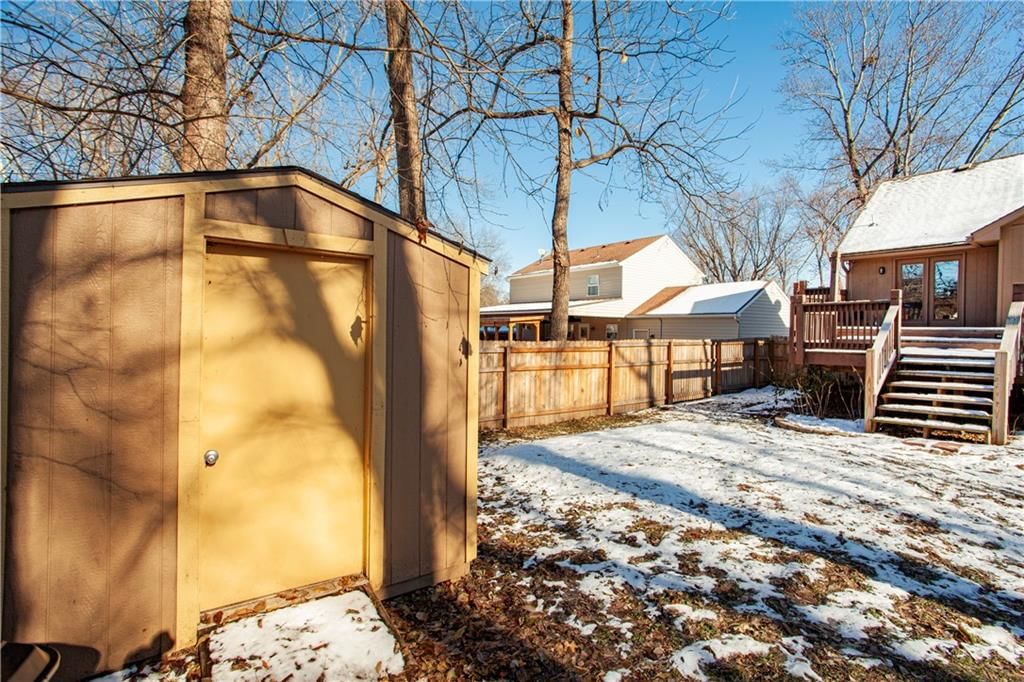 2421 NW Leann Drive — photo 4