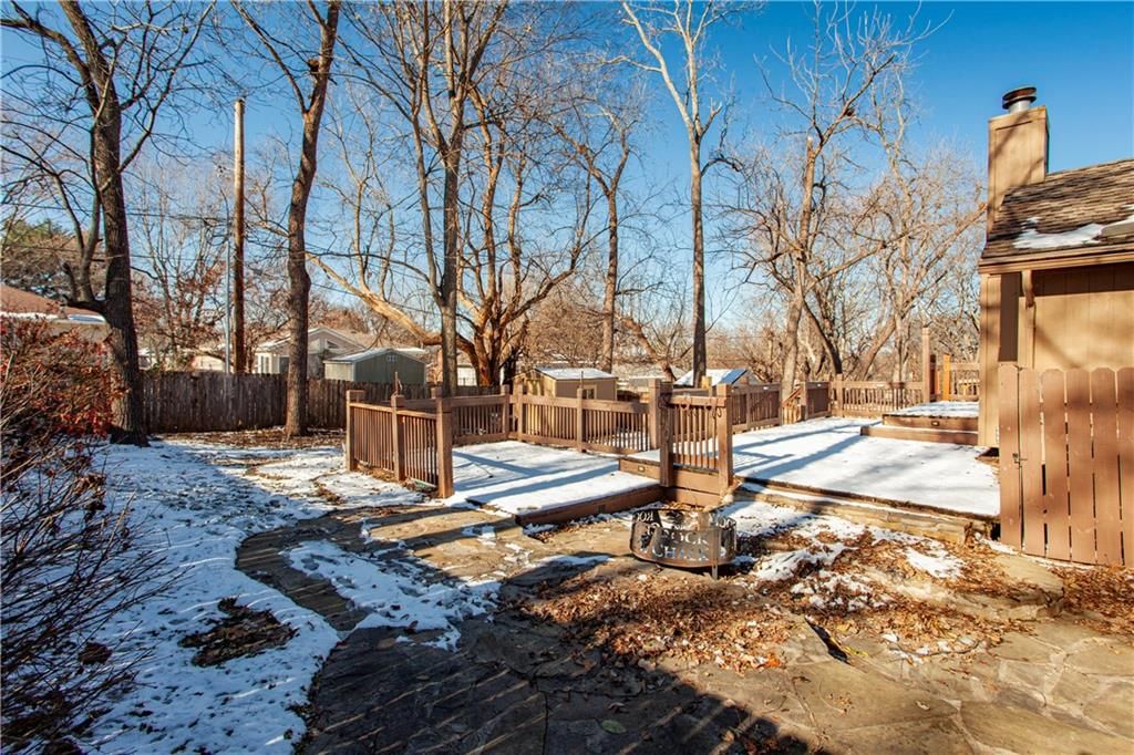 2421 NW Leann Drive — photo 5